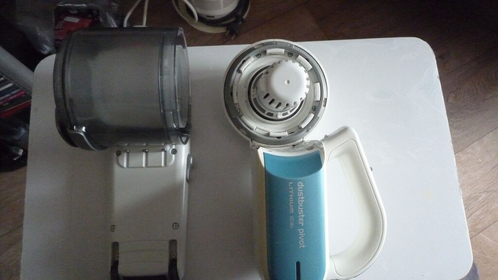 Black & Decker Dustbuster Pivot Şarjlı El Süpürgesi Li-Ion Pilli - 7