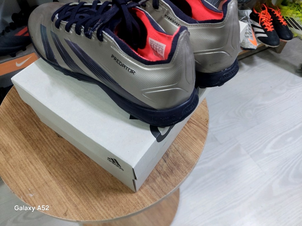 Orjinal Adidas 42 numara PREDATÖR Halı Saha ayakkabısı İKİNCİ EL.. - 11