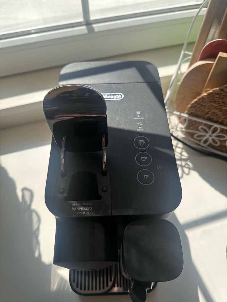 Nespresso Latissima One Kapsüllü Siyah Kahve Makinesi Yeni - 3