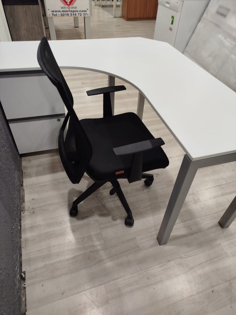 DEKOR BÜRO MOBİLYALARI 145X135 KOLEKSİYON L OFİS MASASI İKİNCİ EL - 2