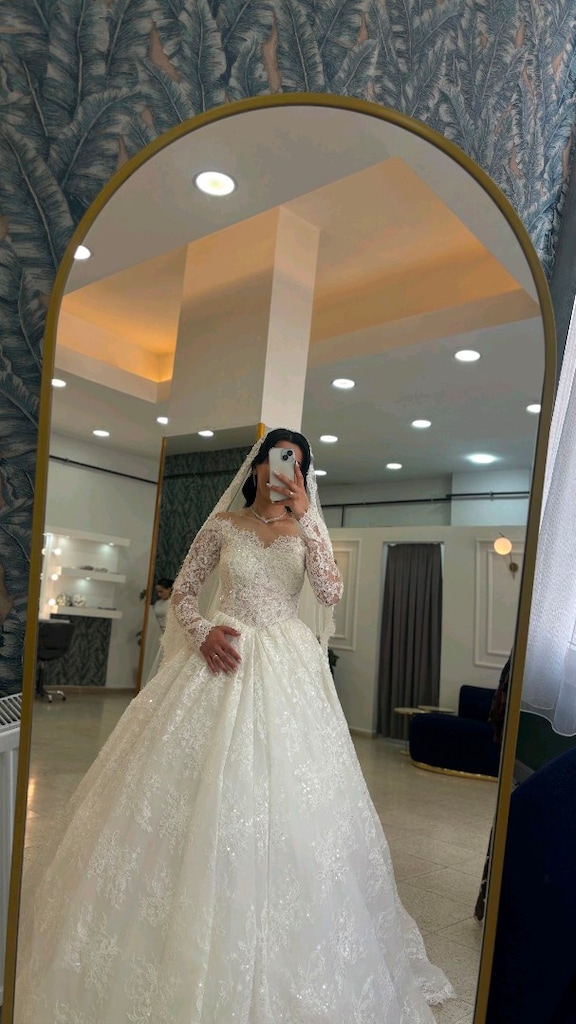FRANSIZ DANTEL ISLEMELI BEYAZ GELINLIK