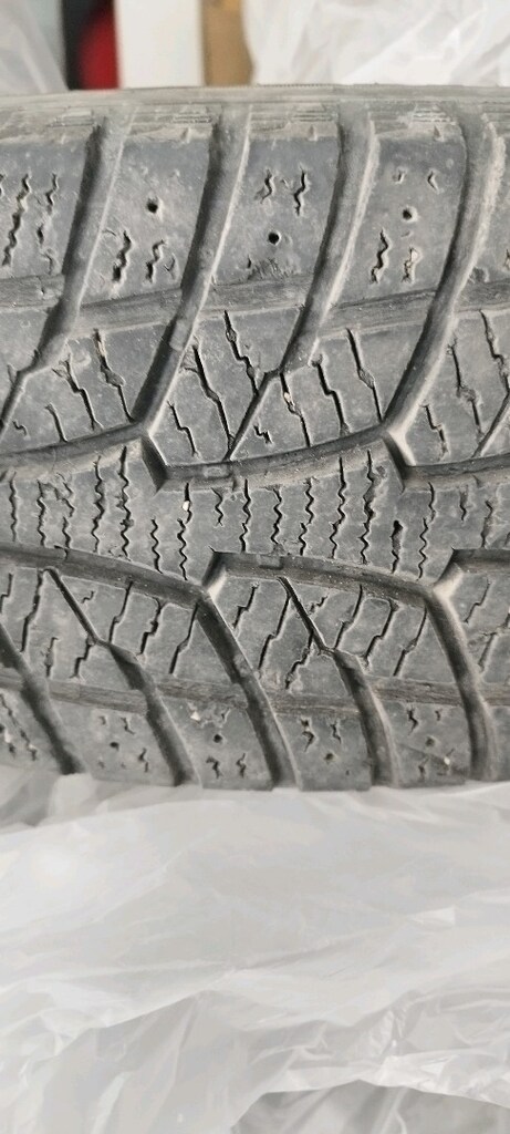 lastik215/65R16C. Ford custom kışlık lastik. 4 âdet - 2