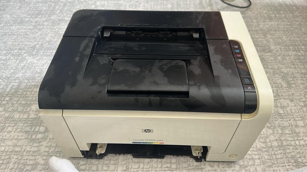 HP Color Laser Jet CP1025 - 2