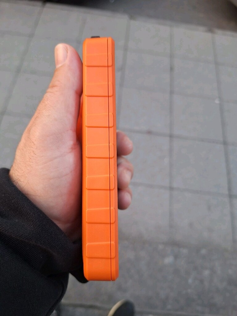 İTALYAN OUTDOOR SOLAR POWERBANK - 3