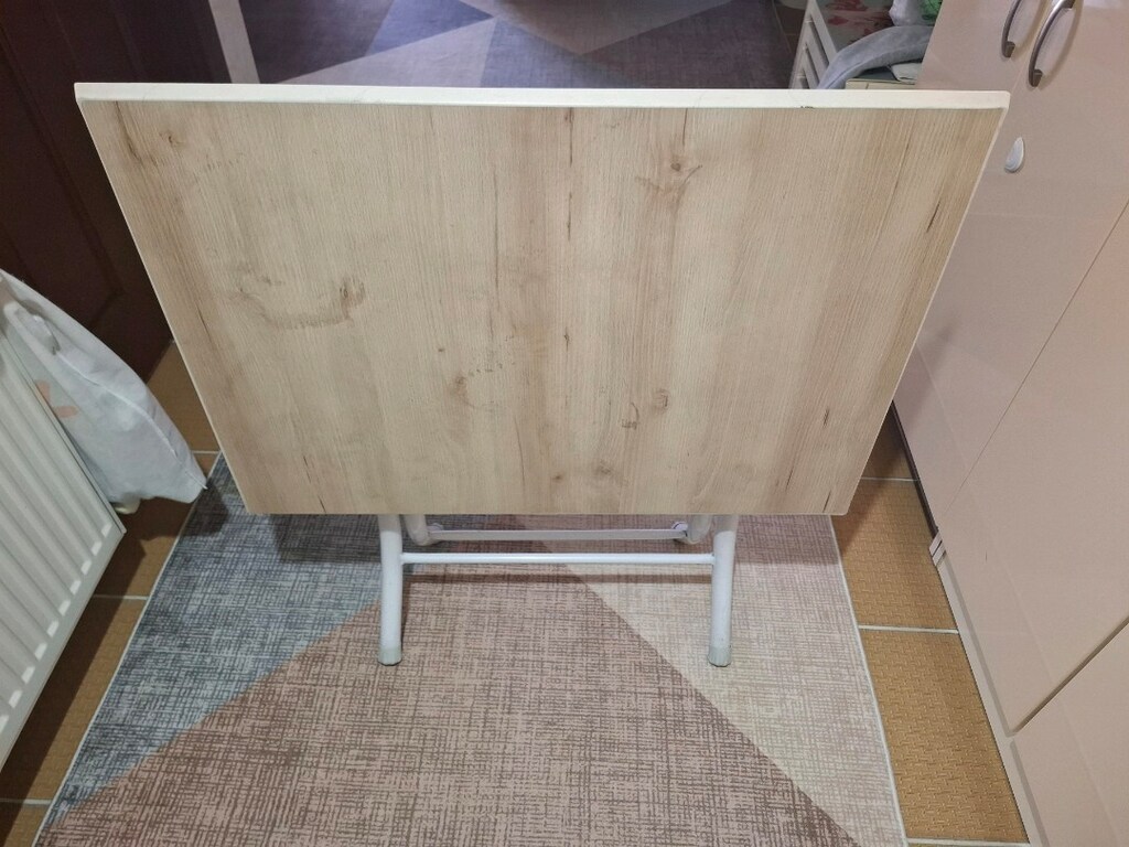 Metal ayaklı katlanabilir MASA - 5