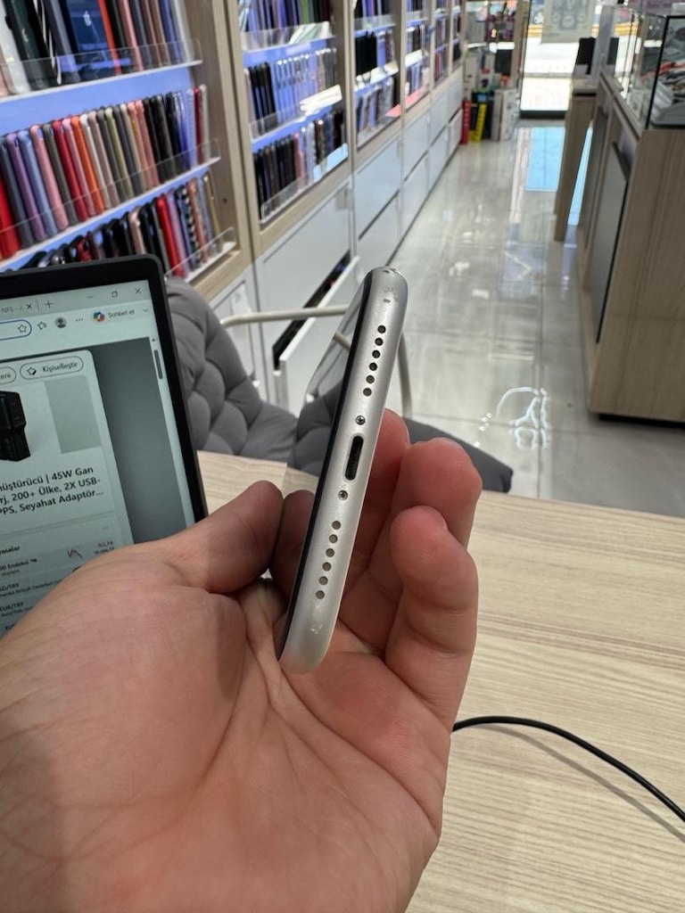 İPHONE 11 128 GB - 4