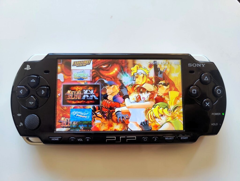 PSP 2000 FULL+FULL 128 GB HAFIZA-164 ADET YÜKLÜ OYUN - 2
