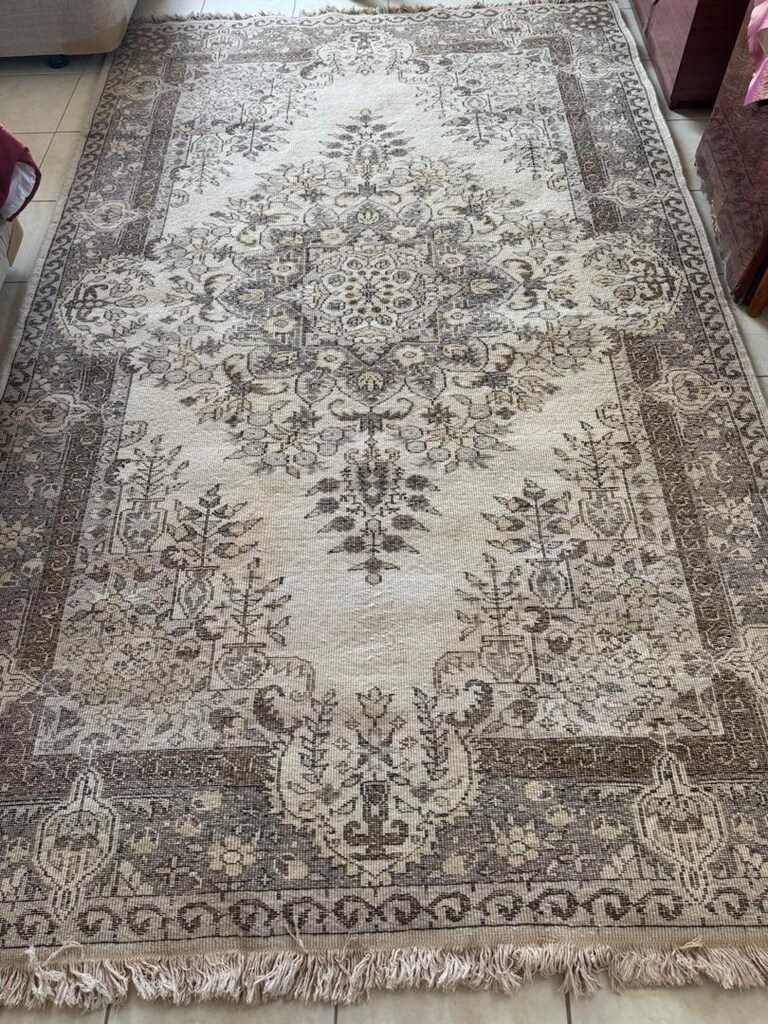 Isparta yün el dokuma halı 50 üzeri 6m 2tanesihiç kullanılmadı. - 6