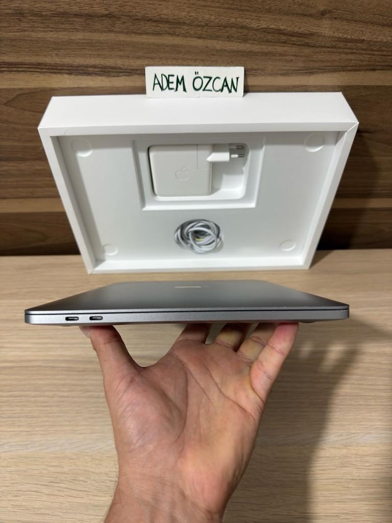 MacBook Pro / M2 / 13 inç / 16 GB Ram / 1 TB Ssd - 5