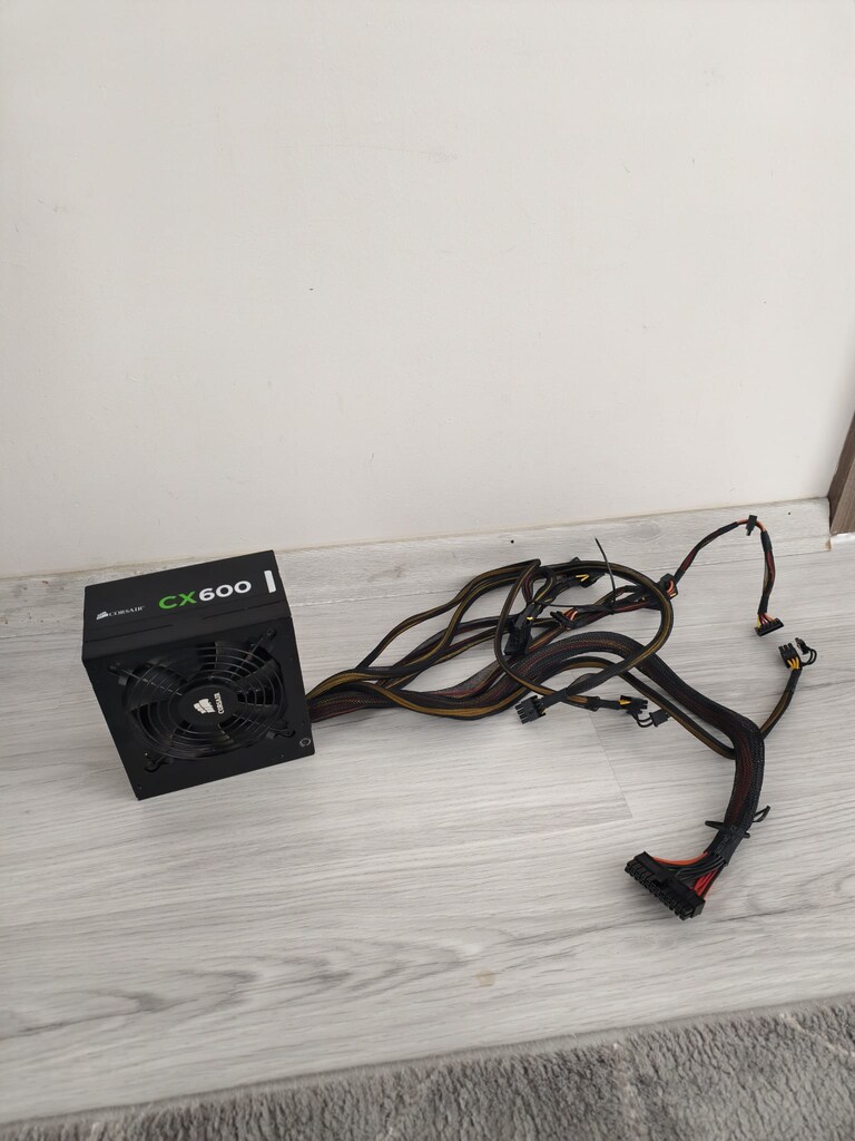CORSAİR 600 WATT PSU - POWER SUPPLY - 3