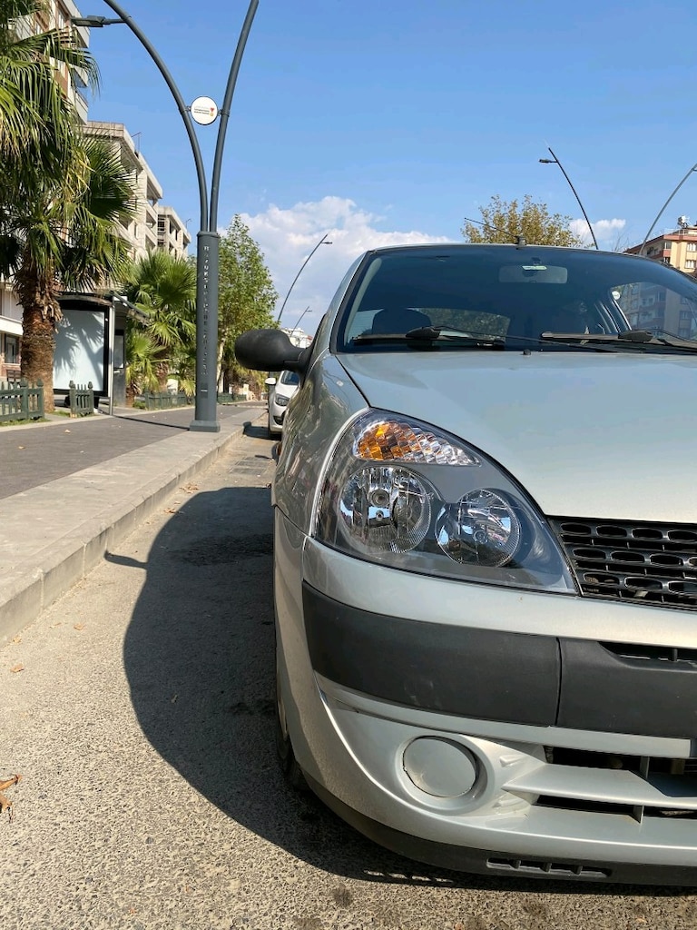 Sahibinden, düşük kilometreli 2005 Clio - 12