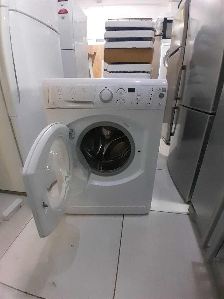 Temiz sağlam çalışır durumda hotpoint ariston 7 kiloluk çamaşır makine - 5