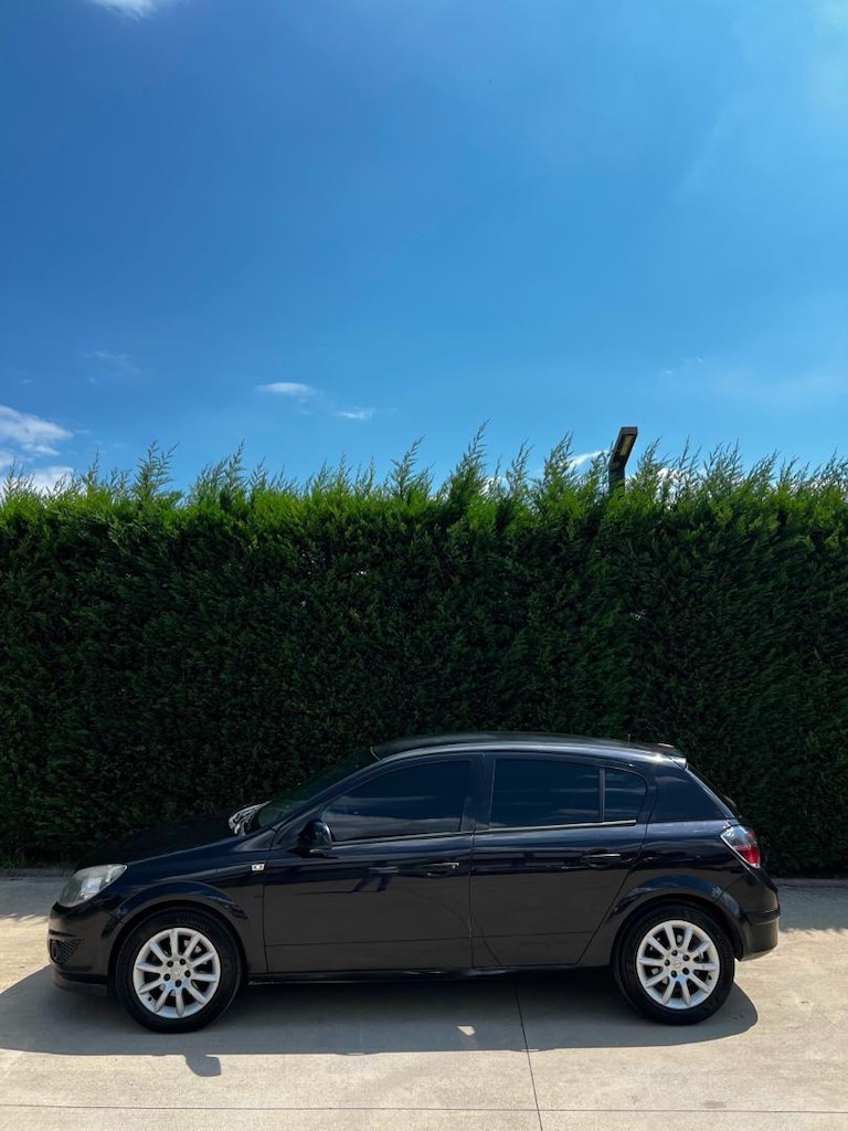 Opel Astra H kasa 2011 model 210.000 km temiz düzgün araç - 2