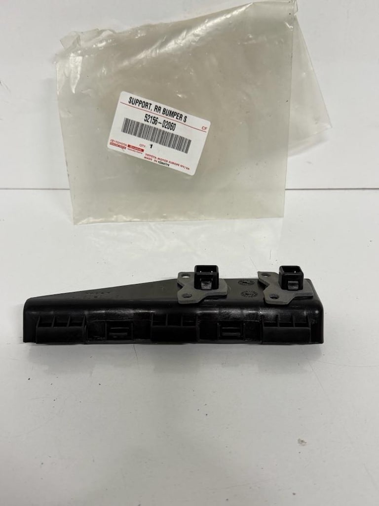 Toyota corolla sol arka tampon braketi 01-07 sıfır orjinal 5215612270 - 2