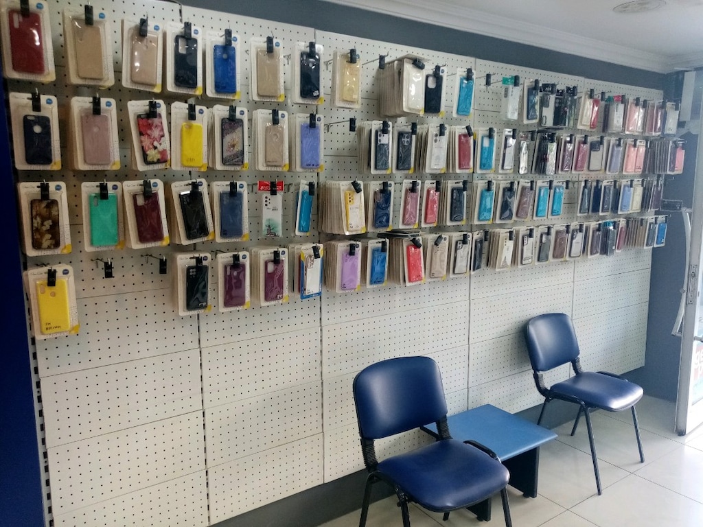ACİL SATILIK TELEFON DÜKKANI MALZEMESİ - 9