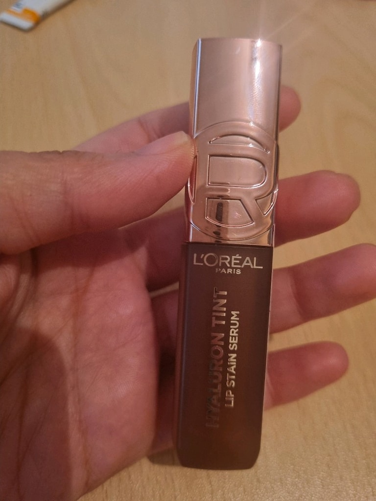 Loreal Paris Hyaluron tint Parlatici