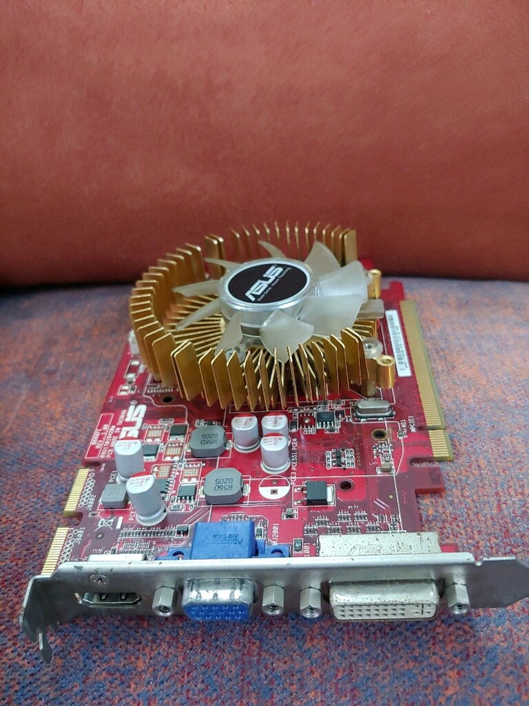 ASUS HD 4670 ATİ EKRAN KARTI1GB 128 BİT DX 10.1 - 2