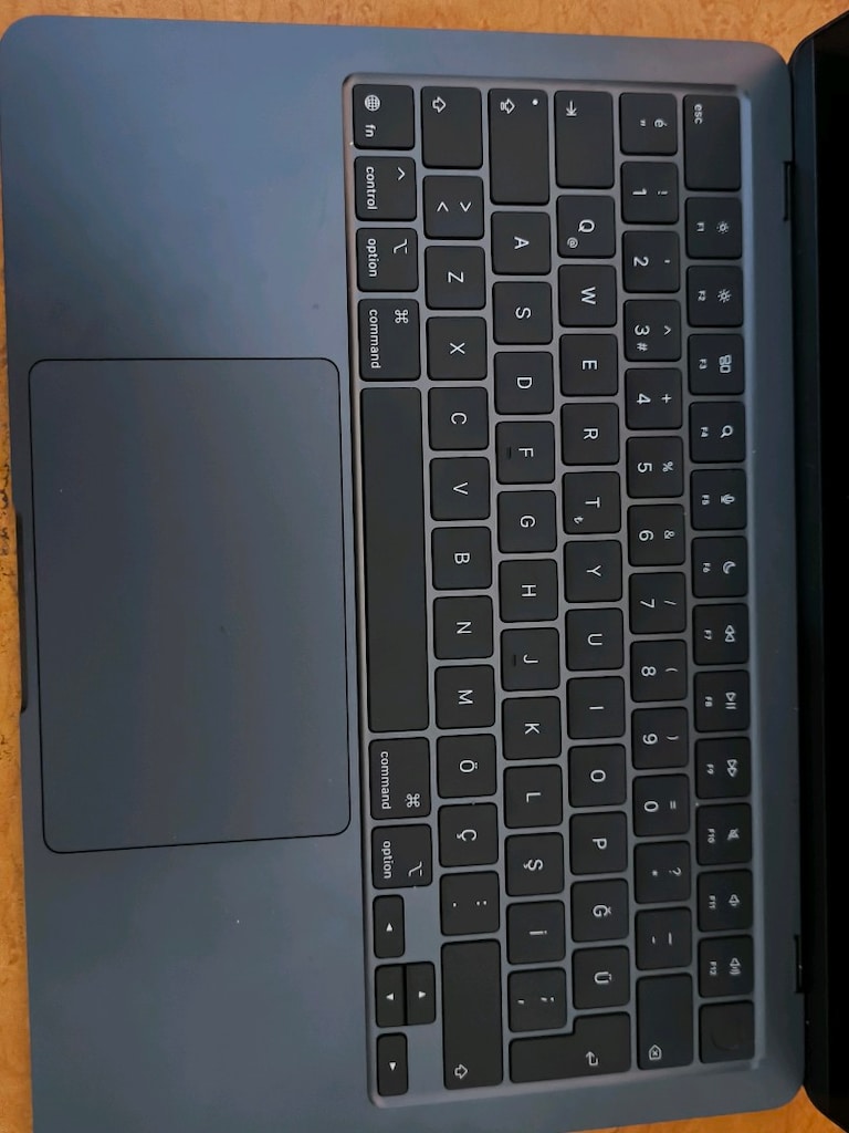 MacBook Air Apple M5 İşlemci 10 Çekirdek CPU-8 - 3