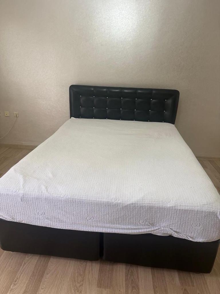 Sıfır Gibi Siyah Baza ve Başlık yatak dahil değil - 3