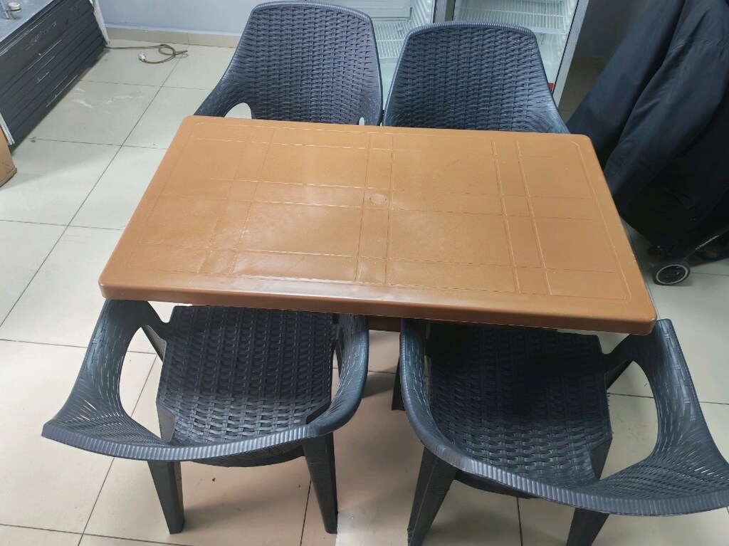 Plastik Masa Takımı - 2