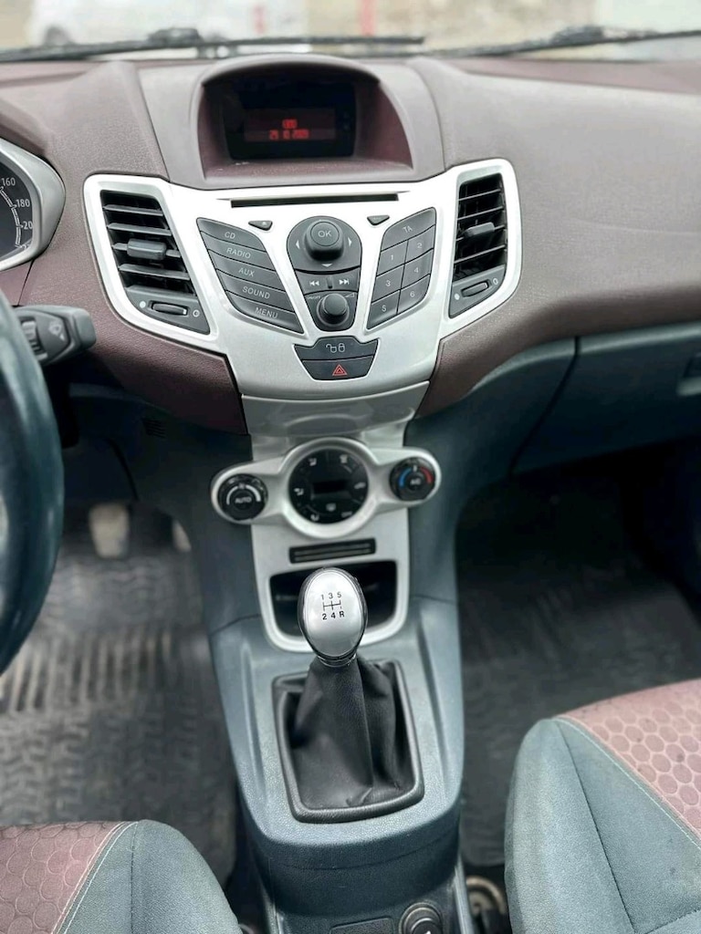 fiesta titanium - 5