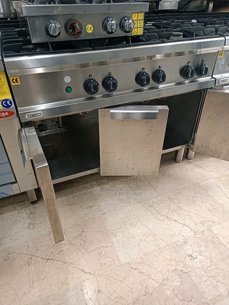 Zanussi Altılı Ocak Dolaplı Ocak Sanayi Tip Ocak - 6