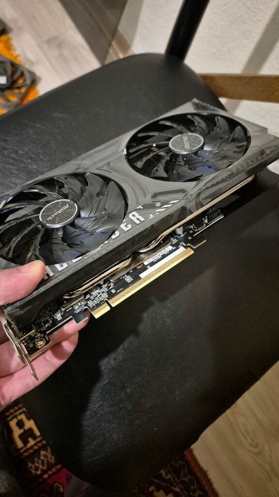 ASRock RX 9060 XT CHALLENGER - 6