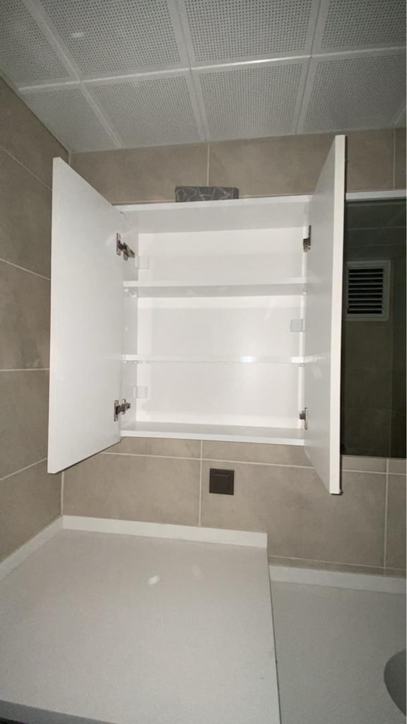 TOKİ KONUTLARDA SIFIR BANYO DOLABI SETİ - 4