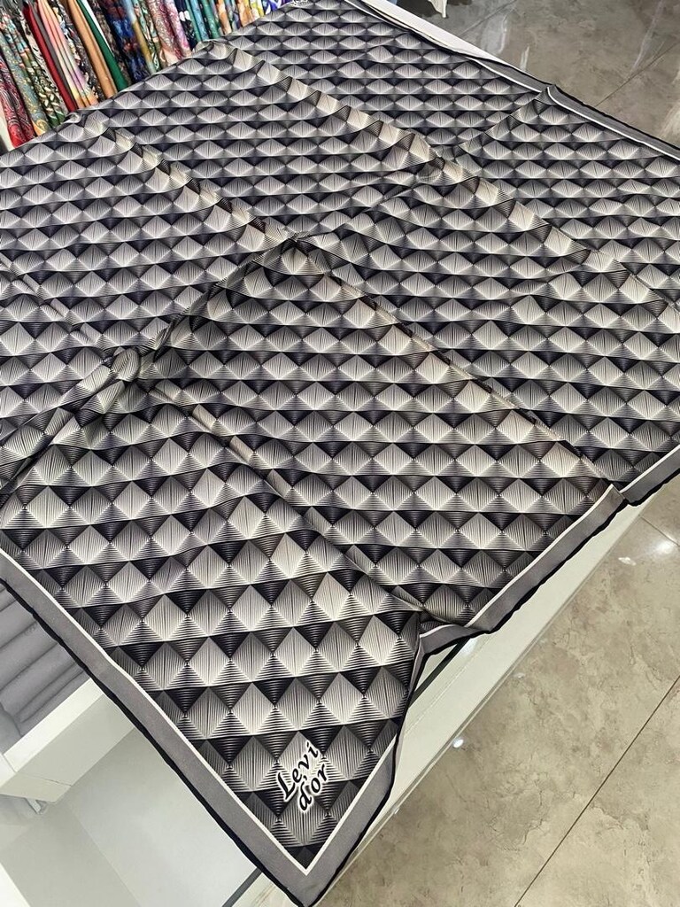 Levi D'or Twill Eşarp Geometeik Desen Eşarp