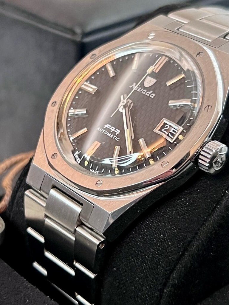 Nivada Grenchen F77 Black With Date - 2