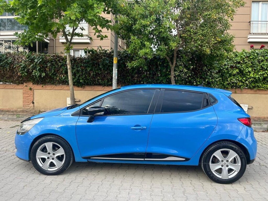 2013 model 0.9 TCe ICON Clio 4 - 16
