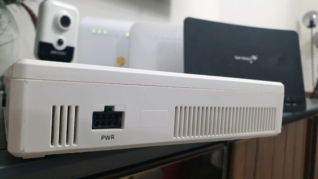 Tr de Tek Ericsson T076G Router Modem Gpon - 7