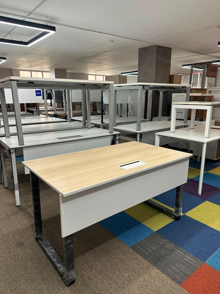 KLAS OFİS ÜSKÜDAR 140x80 MEŞE ÇALIŞMA MASASI - 4