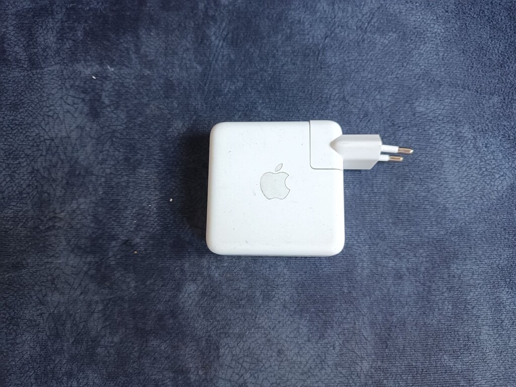 Apple 70W USB-C Güç Adaptörü (A2518) - 2