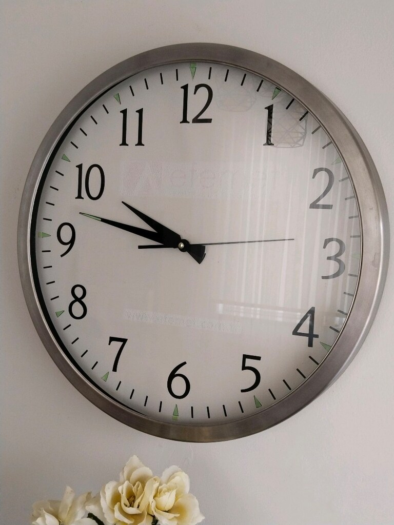 pilli ,metal çerçeve li SAAT. - 3