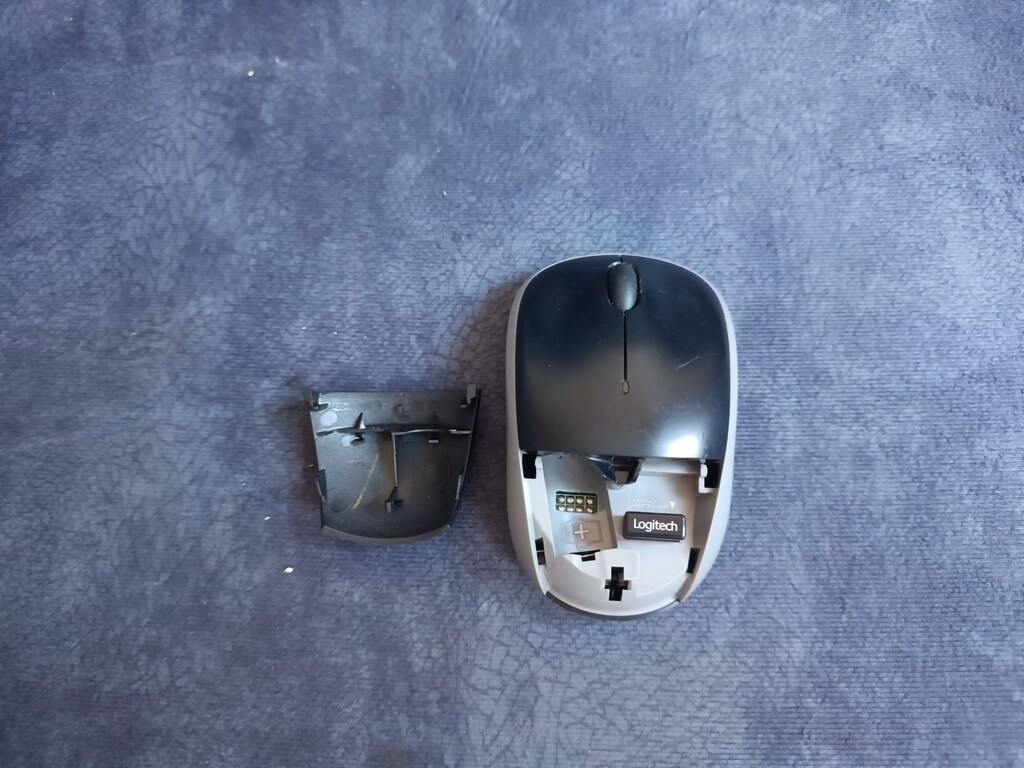 Logitech M180 Mouse - 2