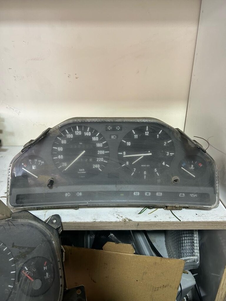 BMW E30 gösterge paneli - 2