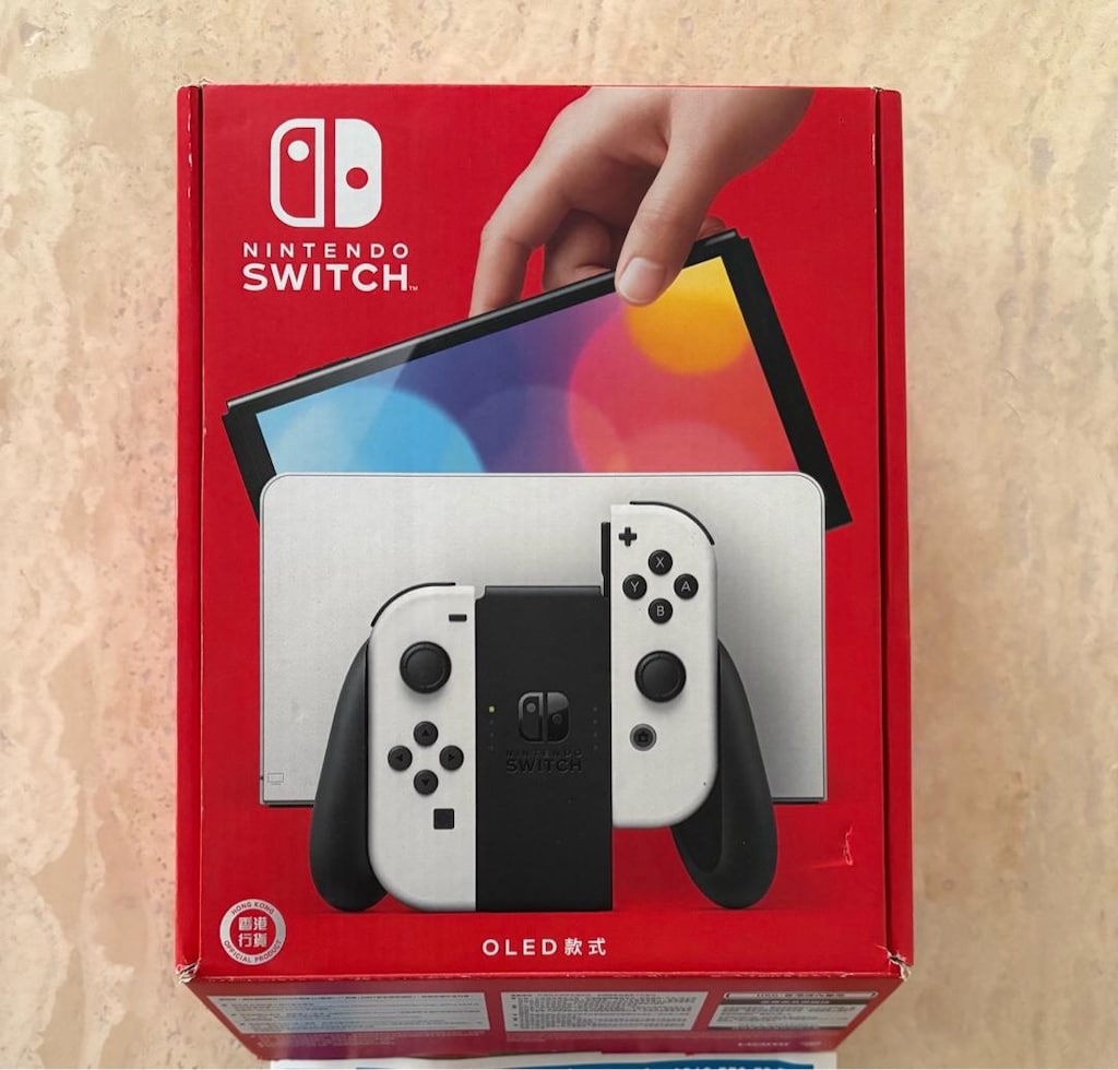 Nintendo switch oled + iki oyun ve aksesuarlar - 9