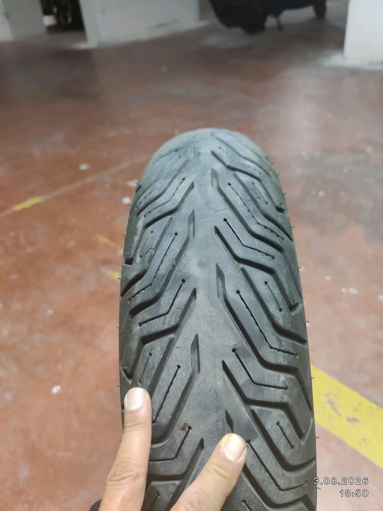 Michelin City Grip2 140/70/14 - 4