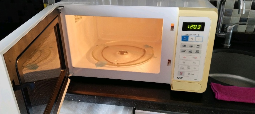 Samsung mikrodalga fırın. Buz çözme ve ızgara grill özellikleri mevcut - 2
