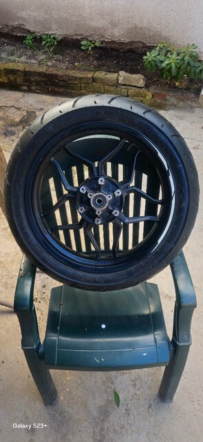bajaj rs 200 ns 200