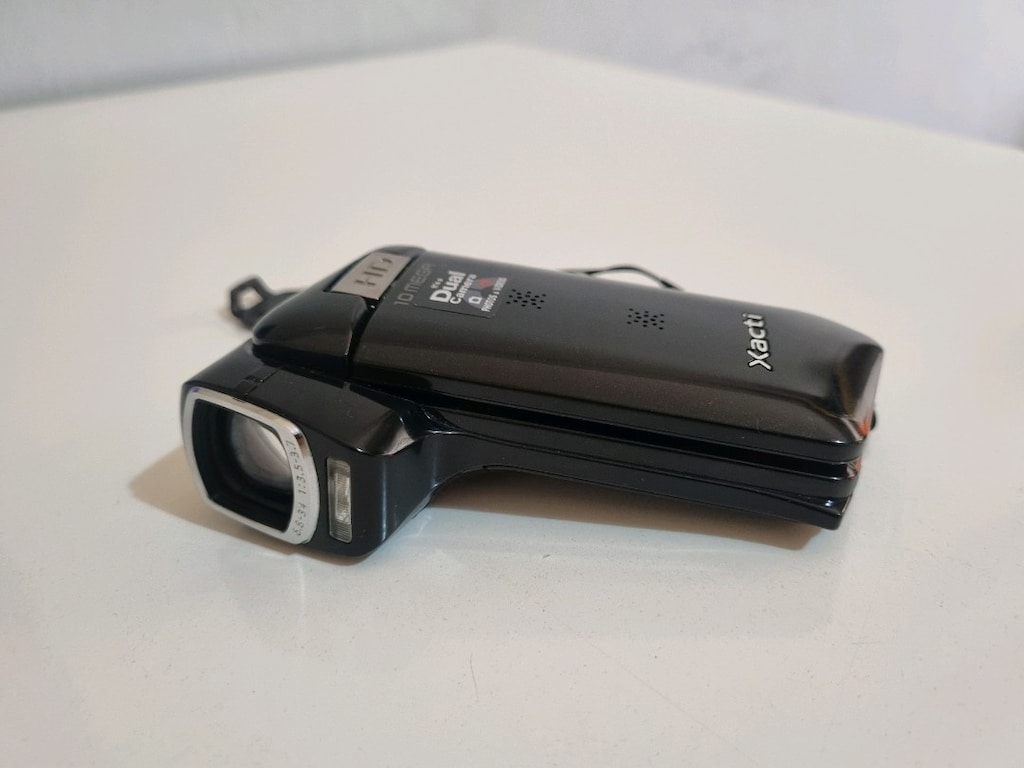 SANYO XACTİ CG10 10MP - 2