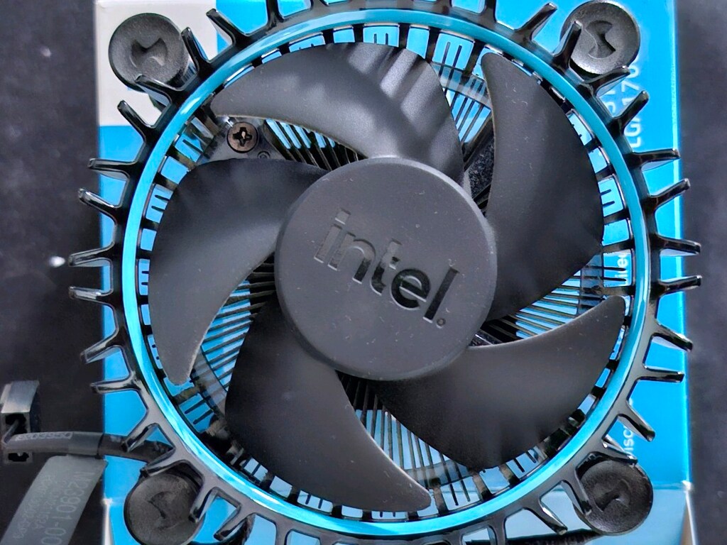 Intel Core İ3 13100f LGA 1700 - 4