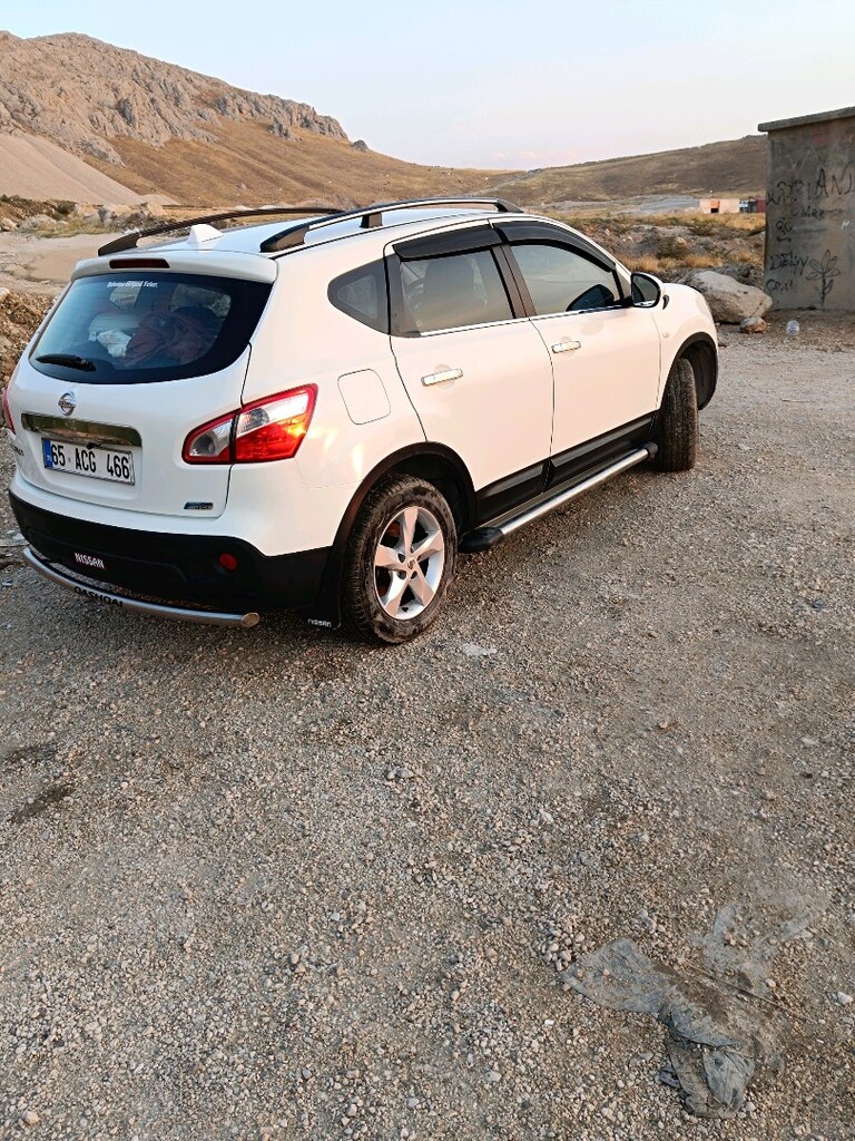 2011 model Nissan Qashqai - 3