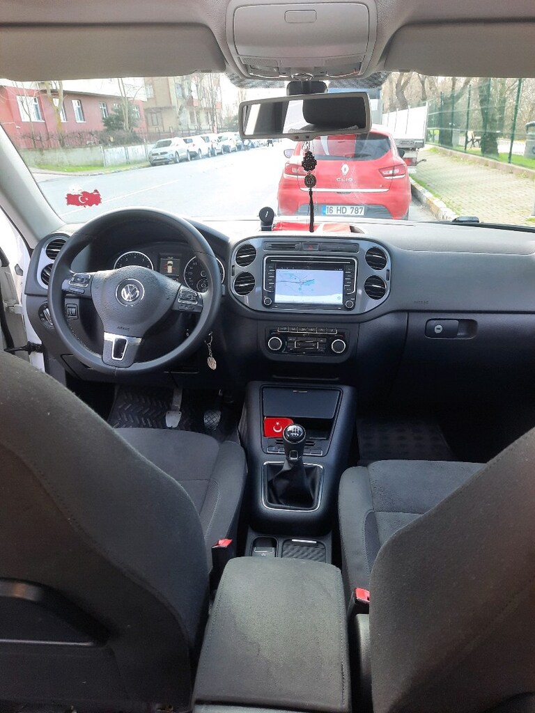 wolksvargen 2012 tiguan - 6