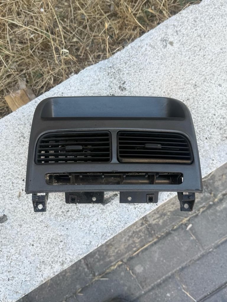 Linea Kalorifer Izgarası Ve Üst Ceplik Orjinal Lancia - 4