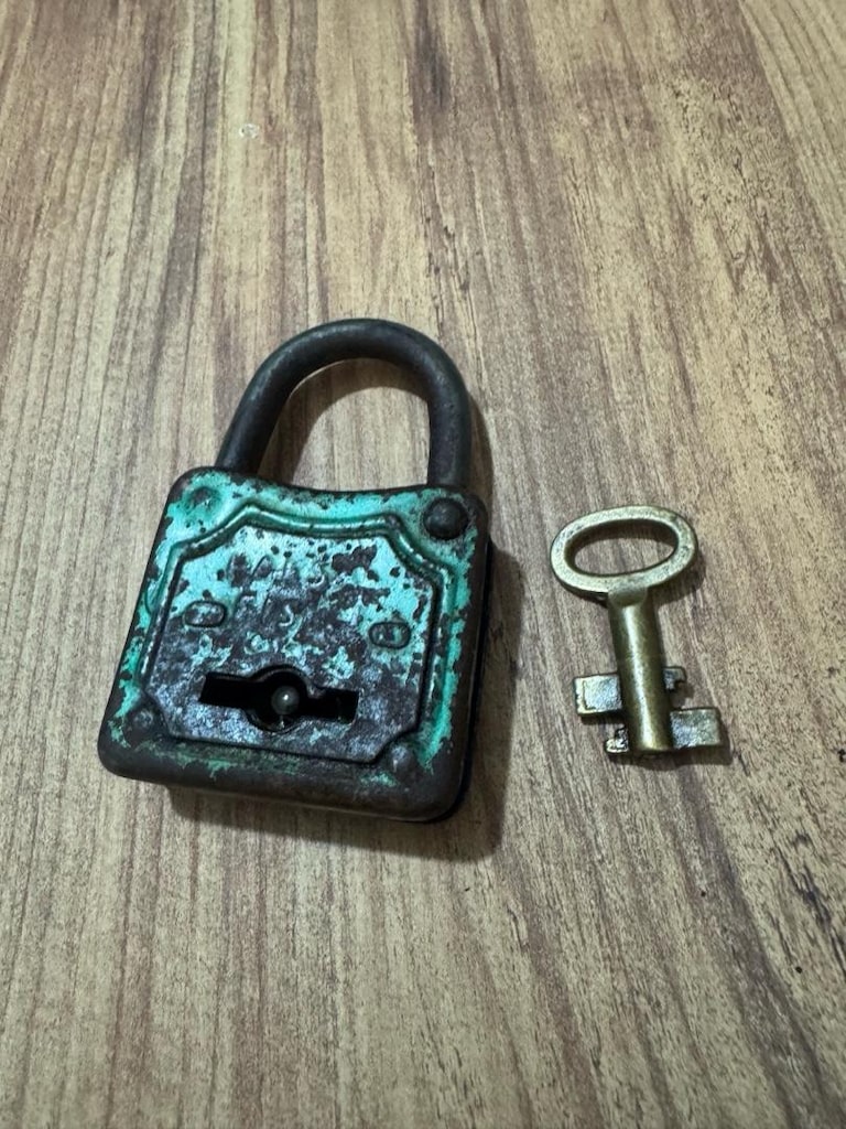 Antika Osmanlı / Doğu Tipi Bronz Gövdeli Kilit ve Anahtarı - 2