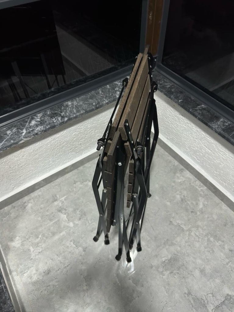 ikea marka 2li ahşap kaplı metal sandalyr takımı - 5