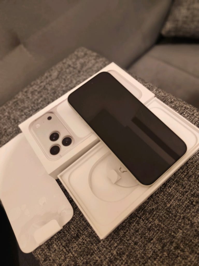 Apple iPhone 17 Pro Max 512 GB Gümüs - 4