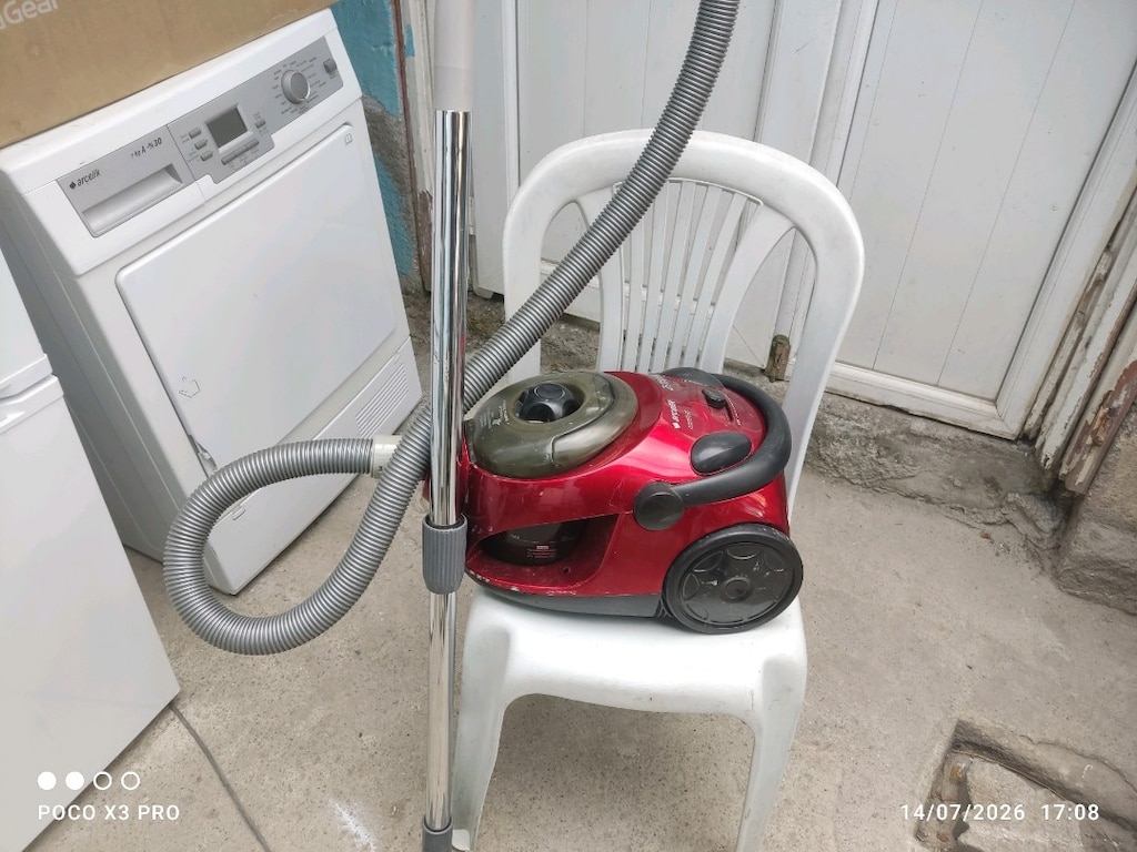 Arçelik marka elektrikli süpürge toz torbasız - 3